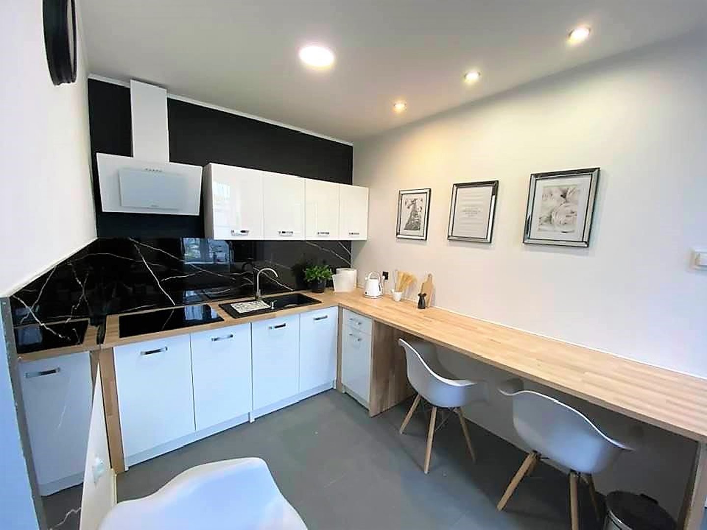 Studio Nr  6 "Black"